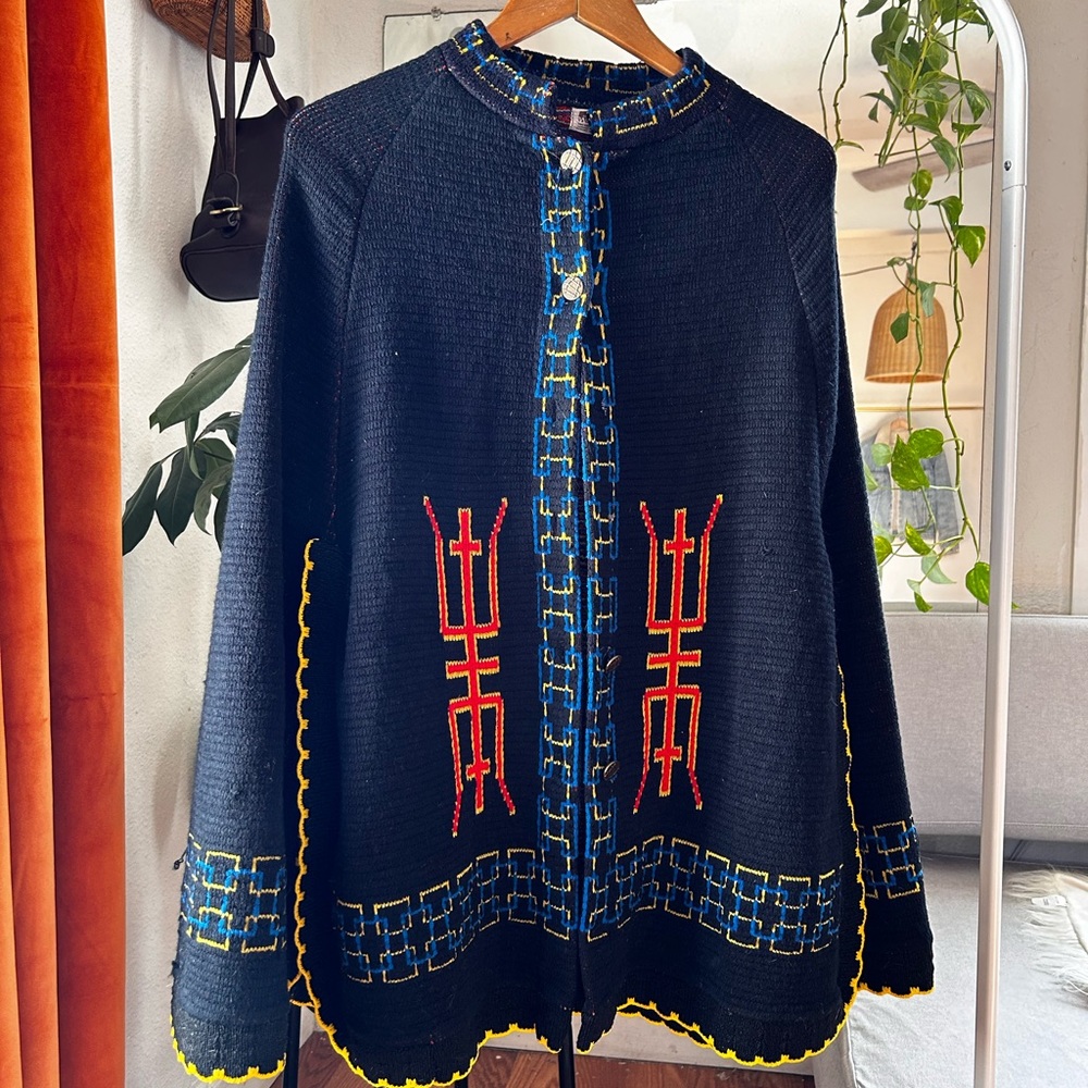 Vintage Ward 70s Embroidery Aztec Cape | One Size